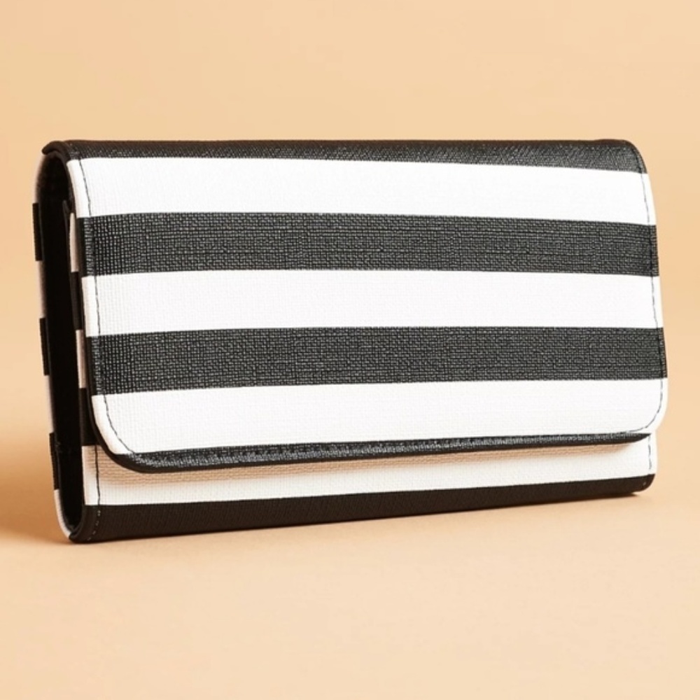 Kut from  the Cloth Black and White Fold Wallet